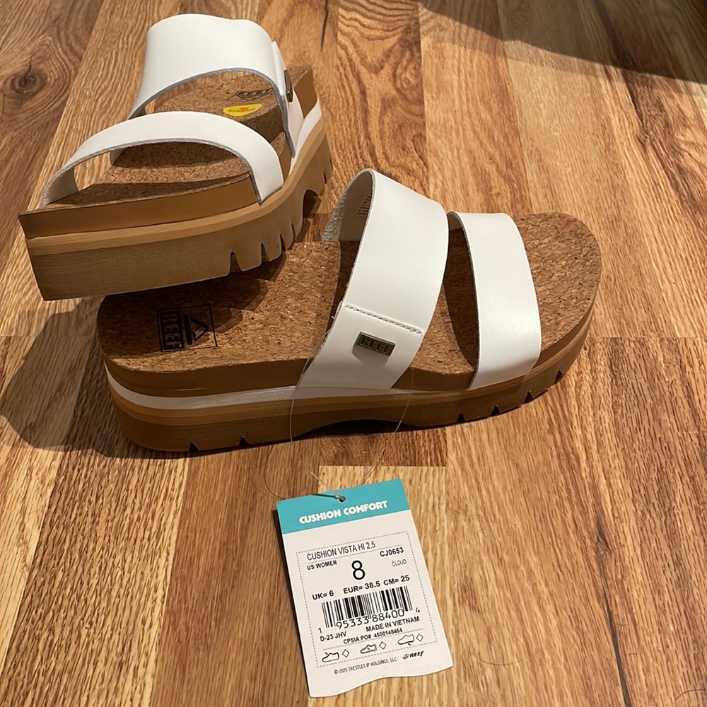 NWT REEF sandals